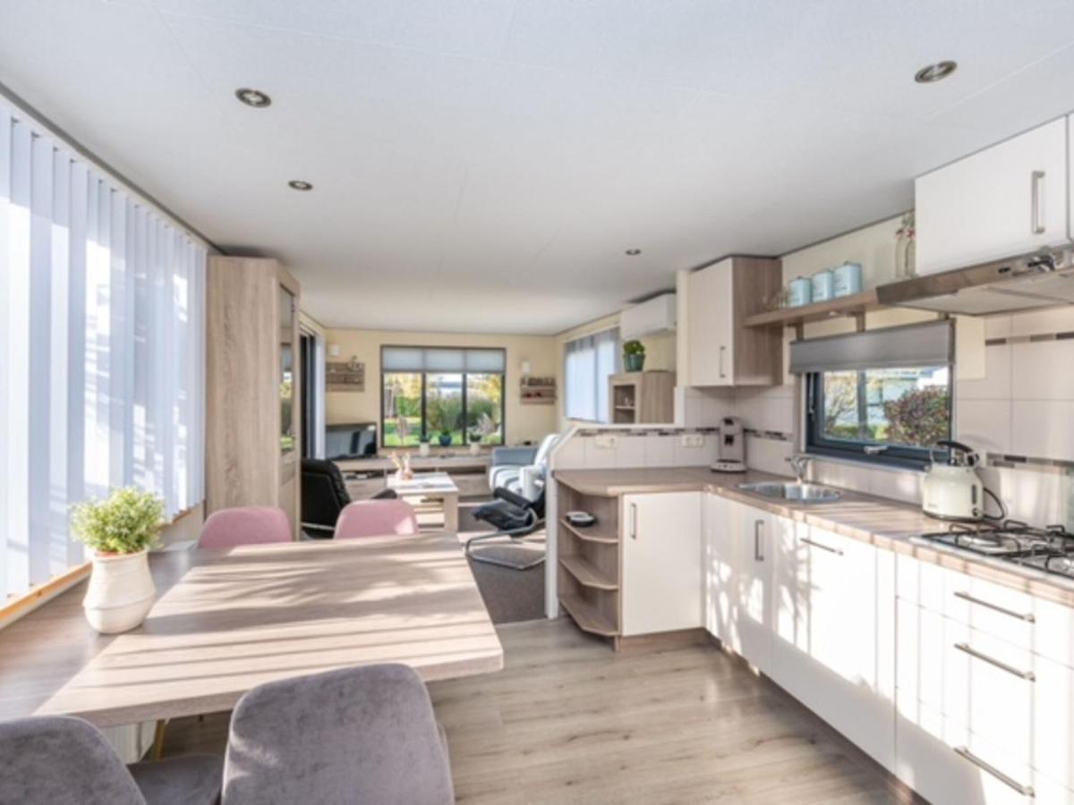 Beautiful Chalet in Goedereede with views&garden Buitenkant foto