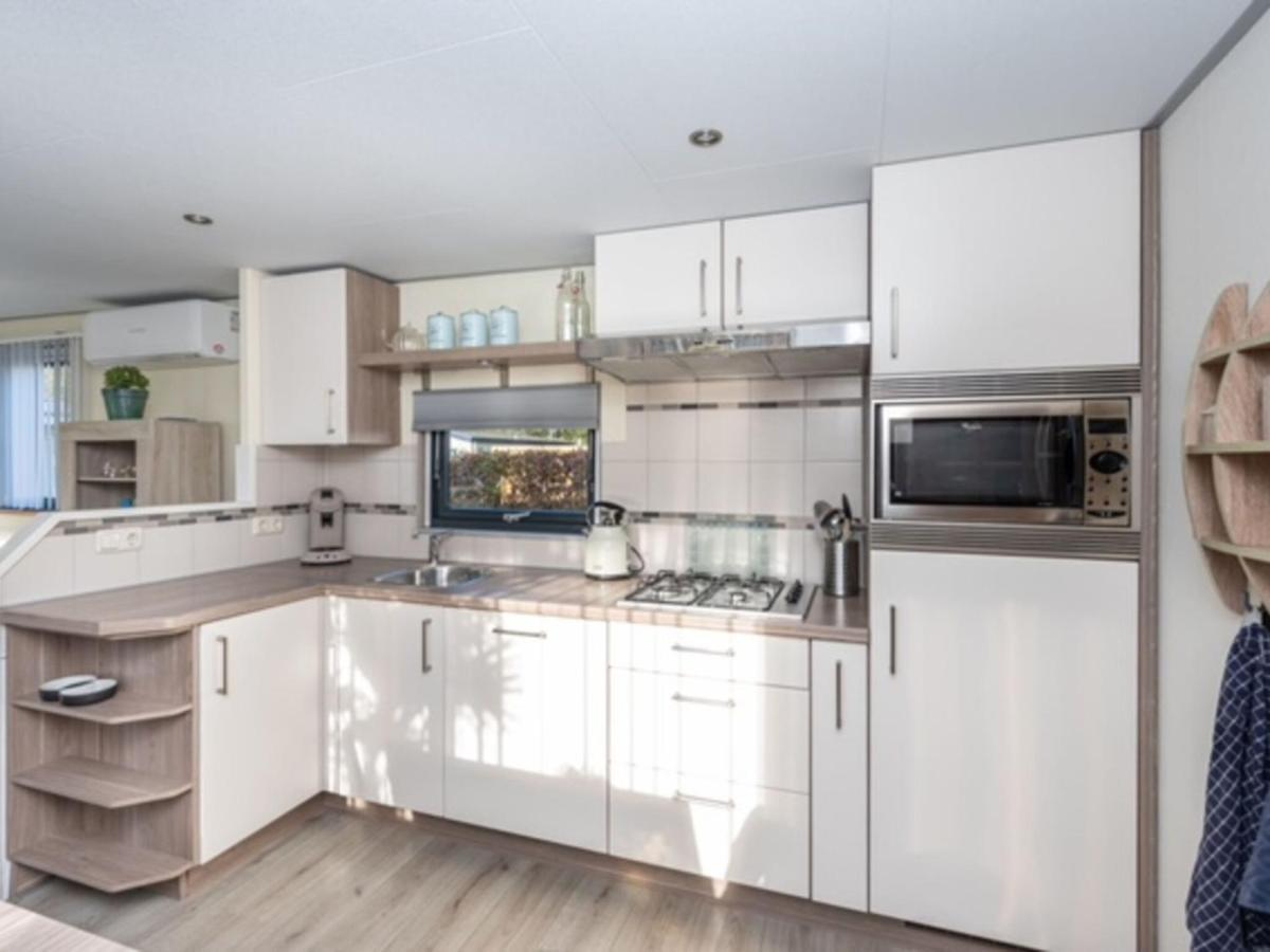 Beautiful Chalet in Goedereede with views&garden Buitenkant foto